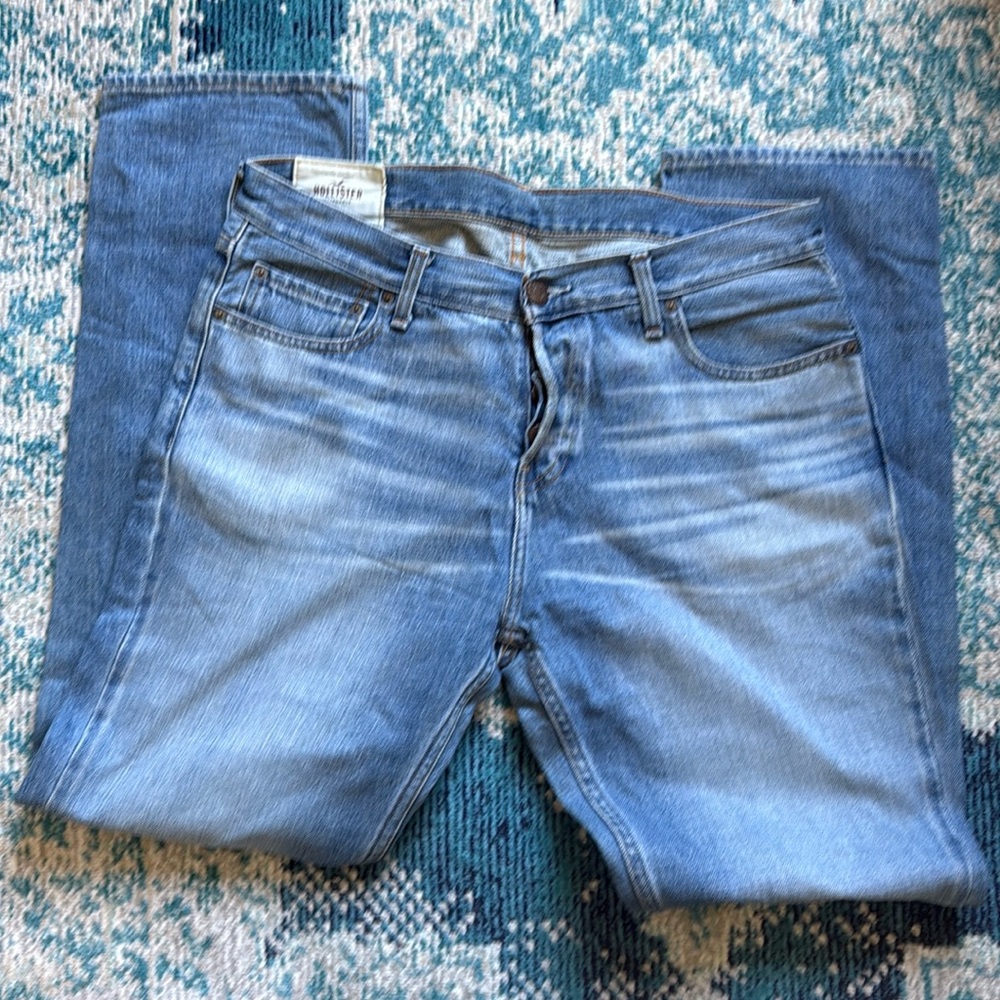 Hollister Classic Straight Jeans (34x32)
